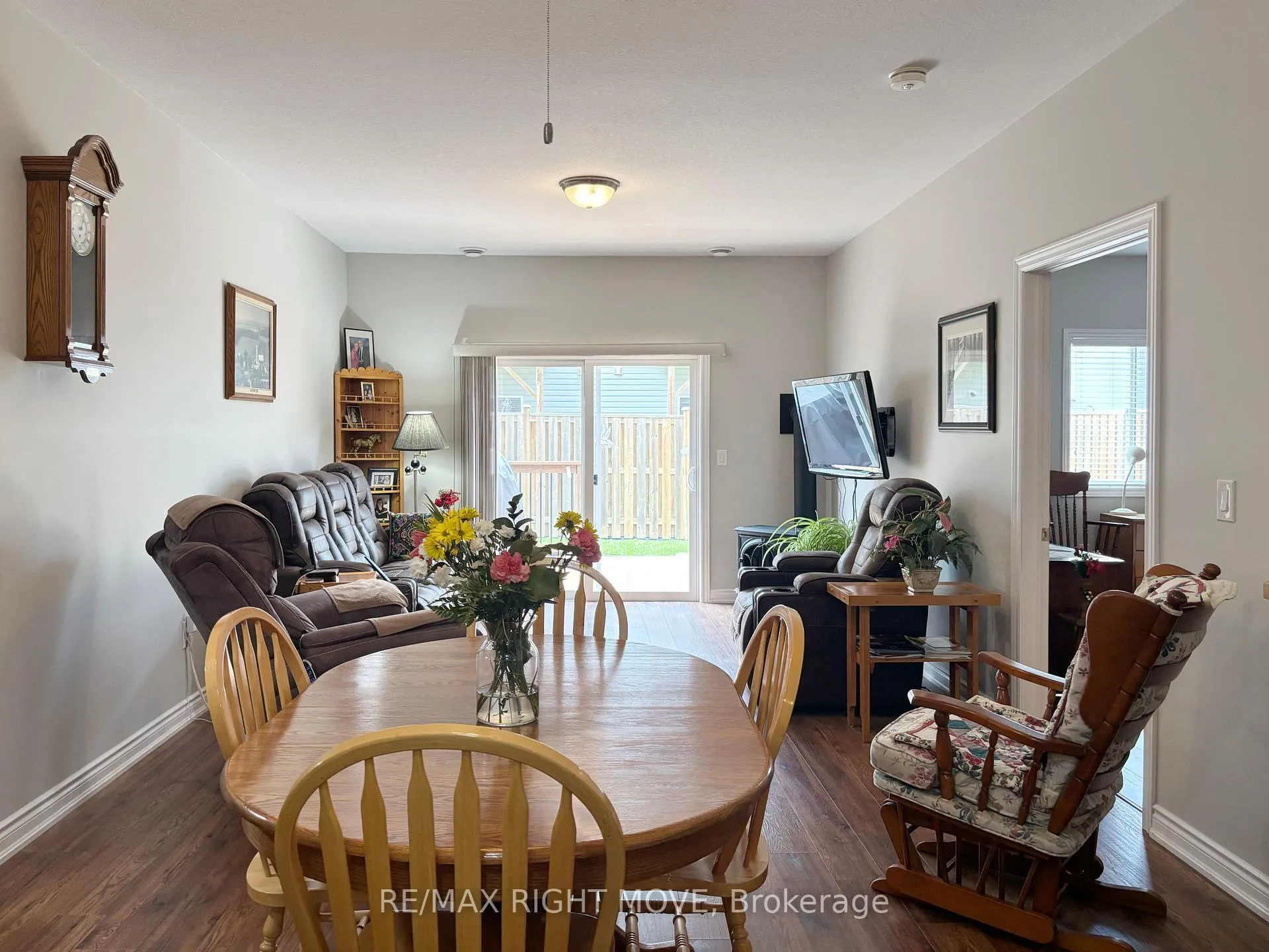 Photo 10 of 195 Lucy Lane, Orillia — HOMEH