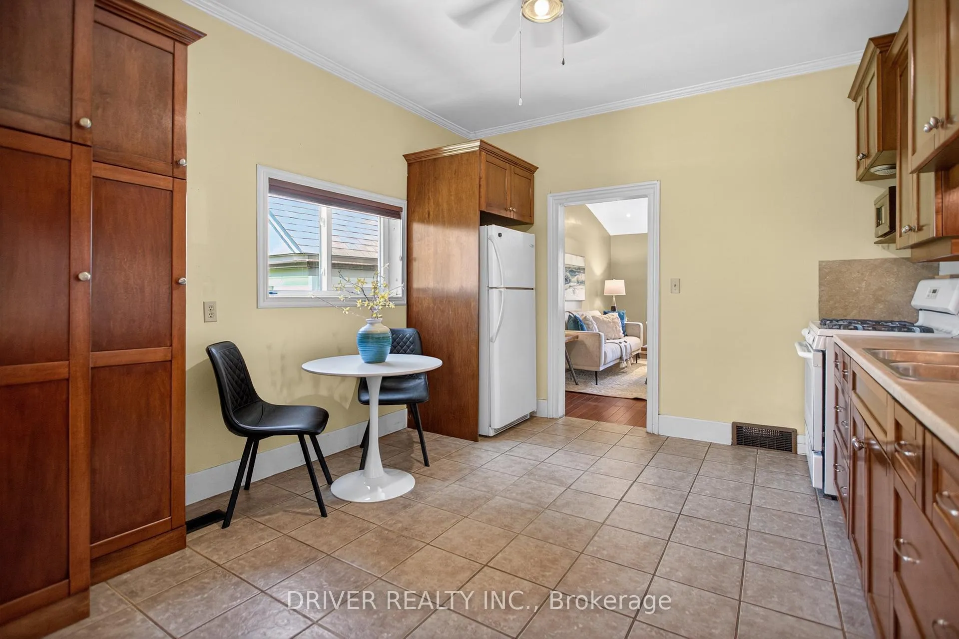Photo 8 of 230 Alma Street, St. Thomas — HOMEH
