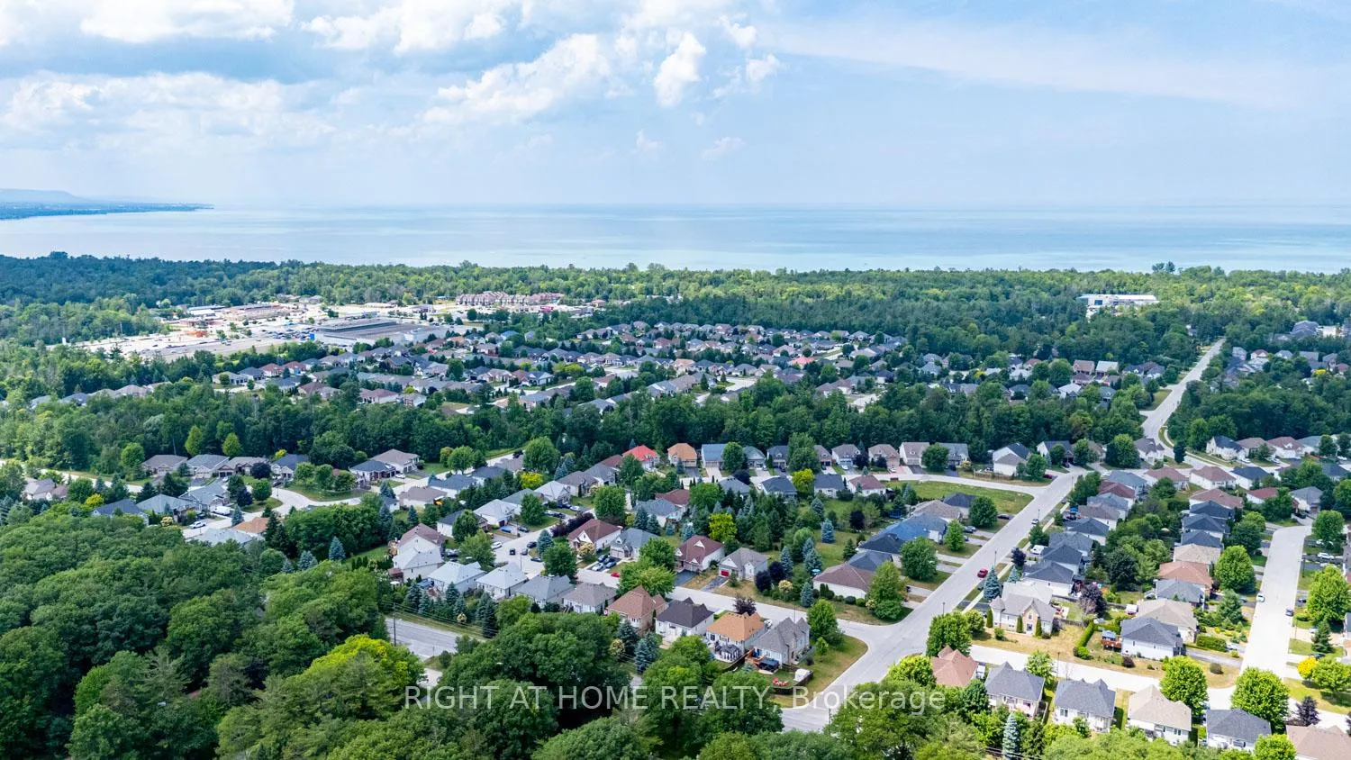 Photo 15 of 8 Deanna Drive, Wasaga Beach — HOMEH