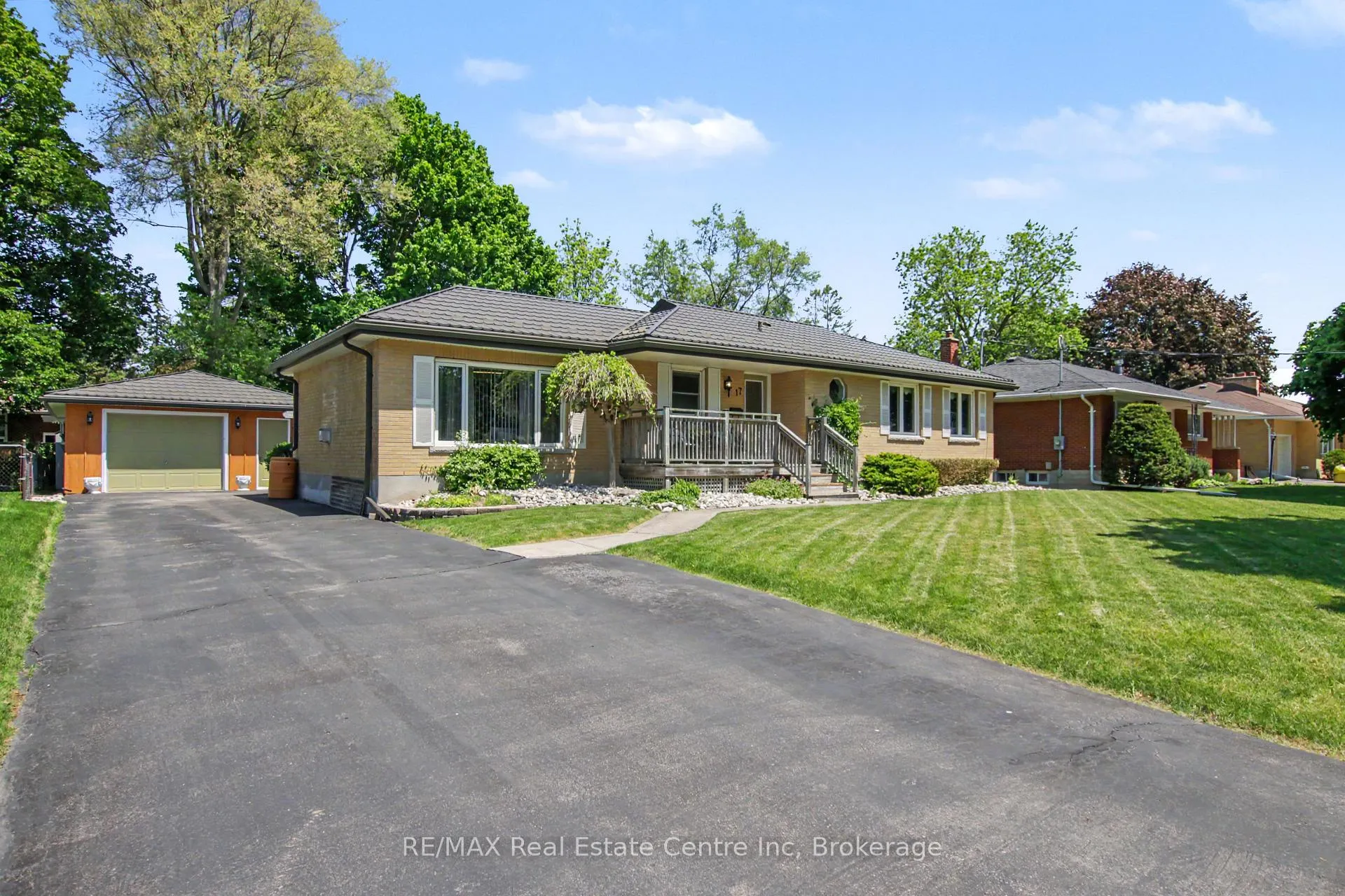 Photo 2 of 17 Campion Avenue, Guelph, Exhibition Park — HOMEH