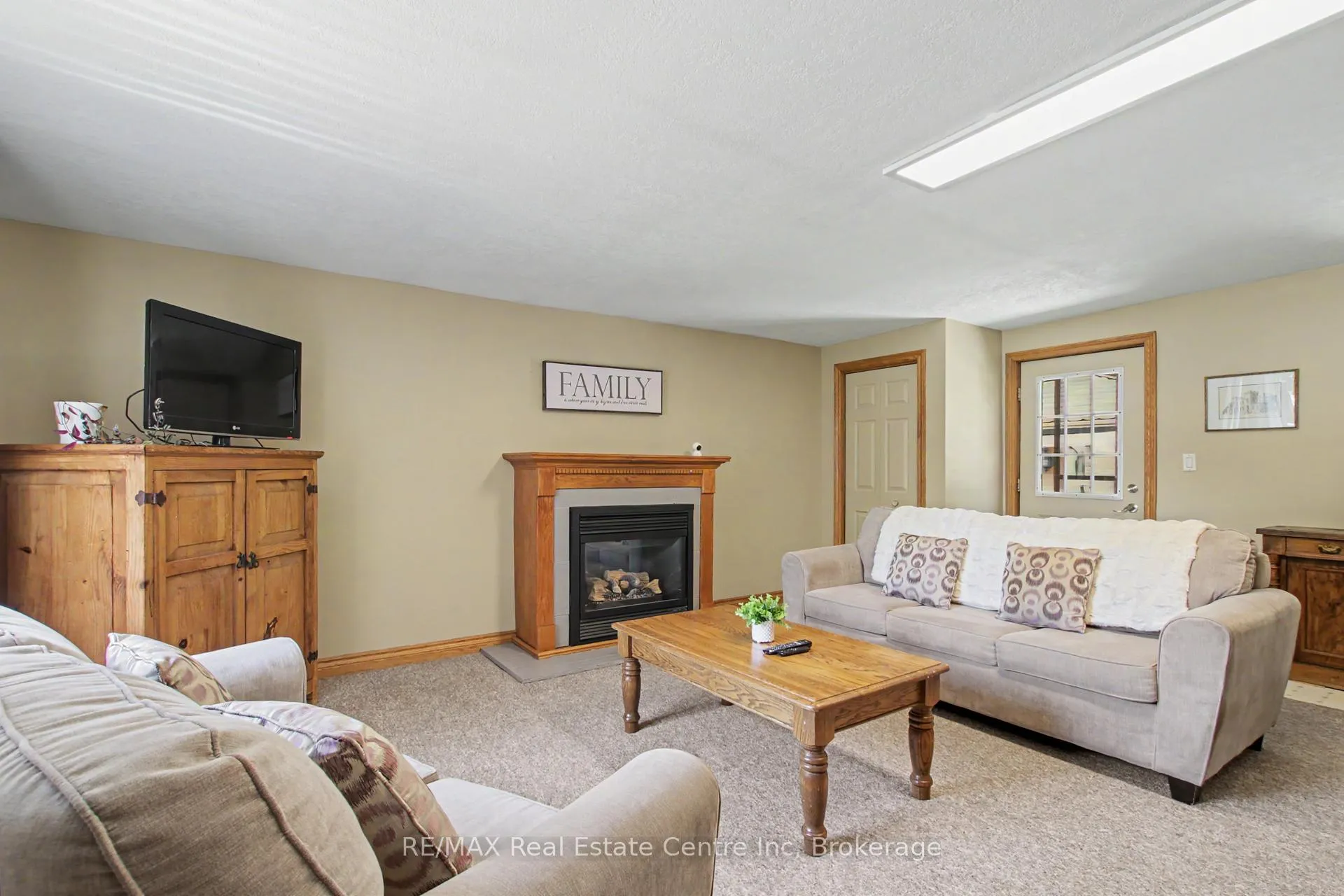 Photo 10 of 17 Campion Avenue, Guelph, Exhibition Park — HOMEH