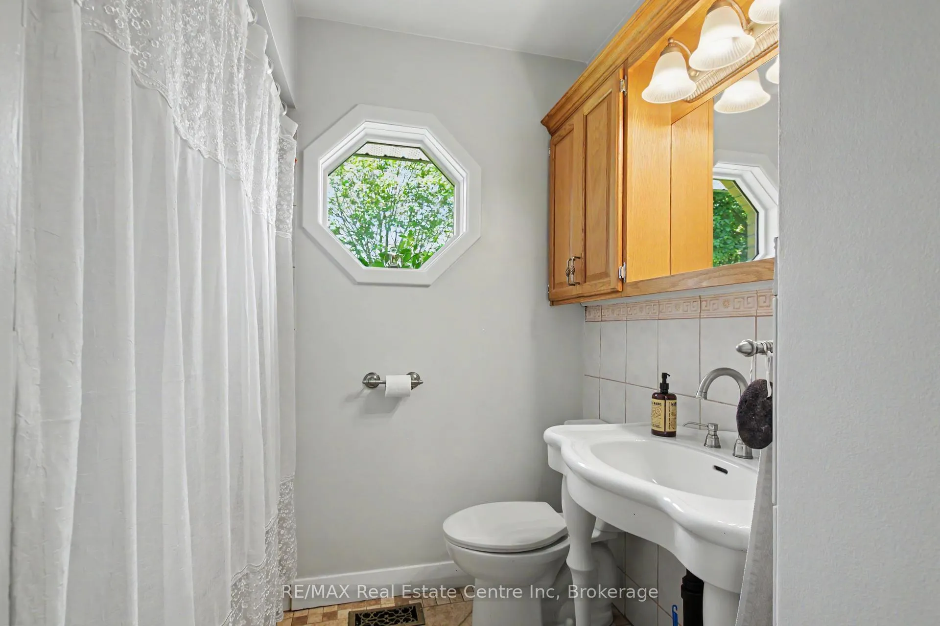 Photo 12 of 17 Campion Avenue, Guelph, Exhibition Park — HOMEH