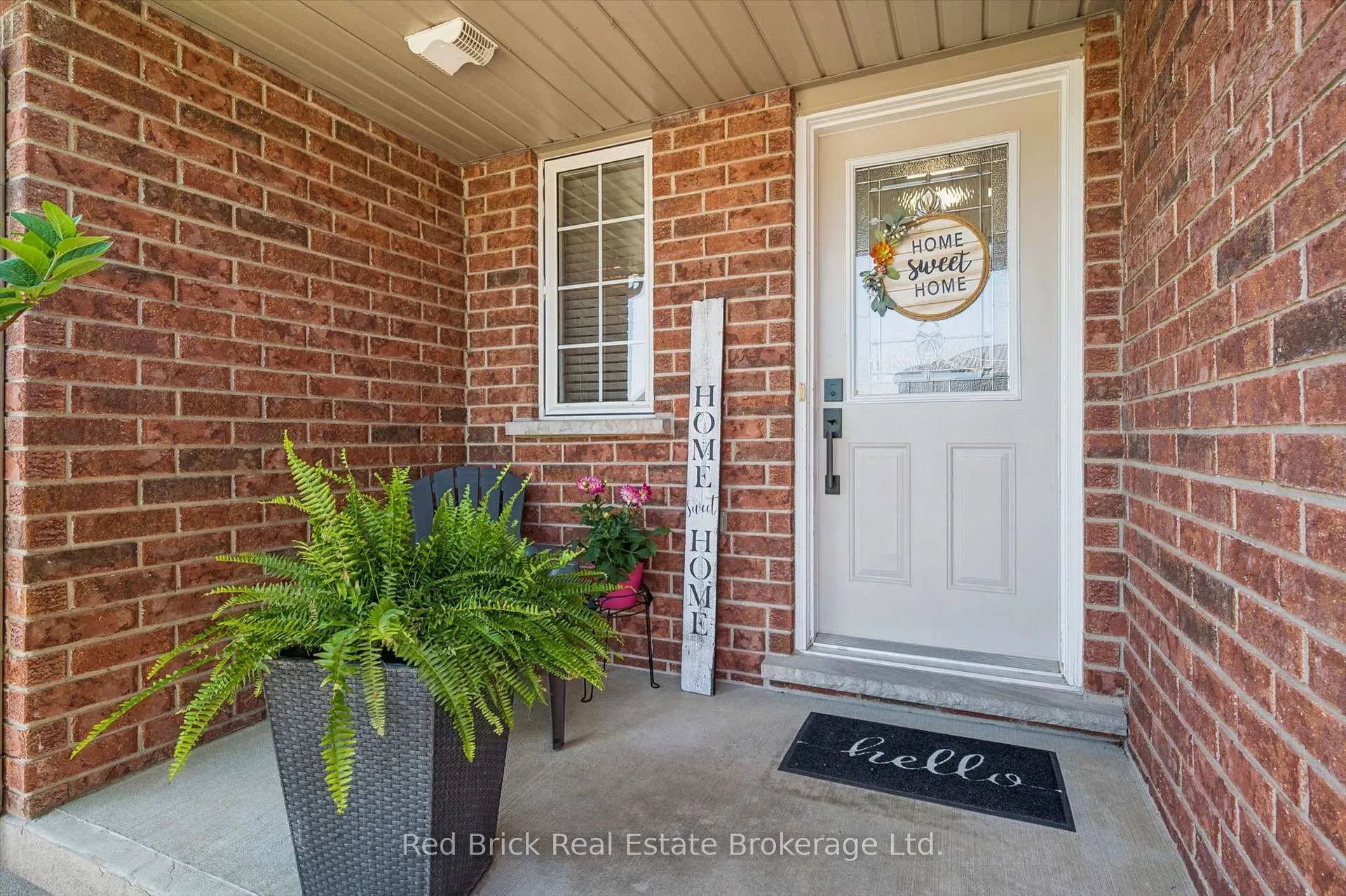 Photo 3 of 28 Davison Drive, Guelph, Grange Road — HOMEH