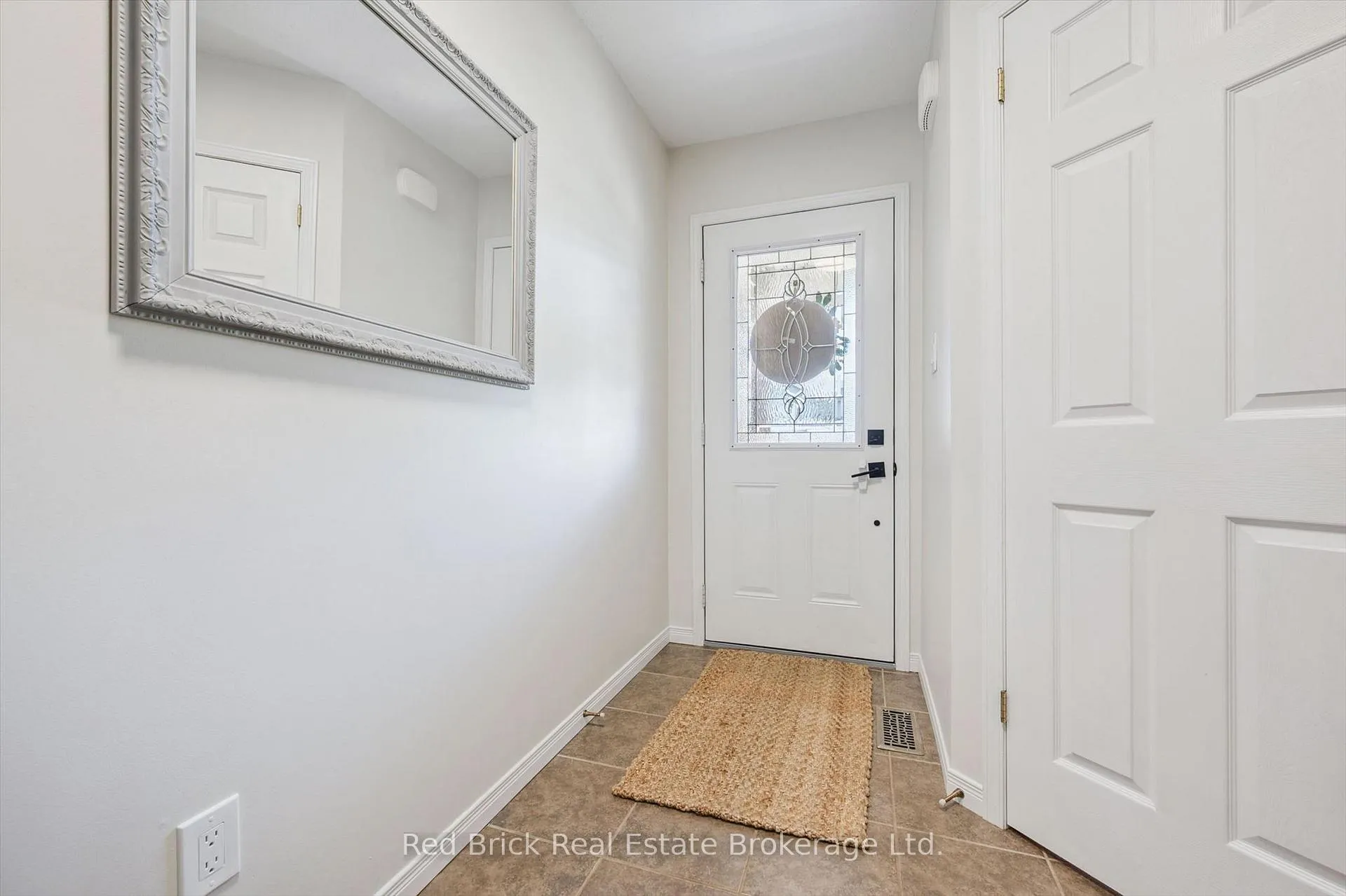 Photo 4 of 28 Davison Drive, Guelph, Grange Road — HOMEH