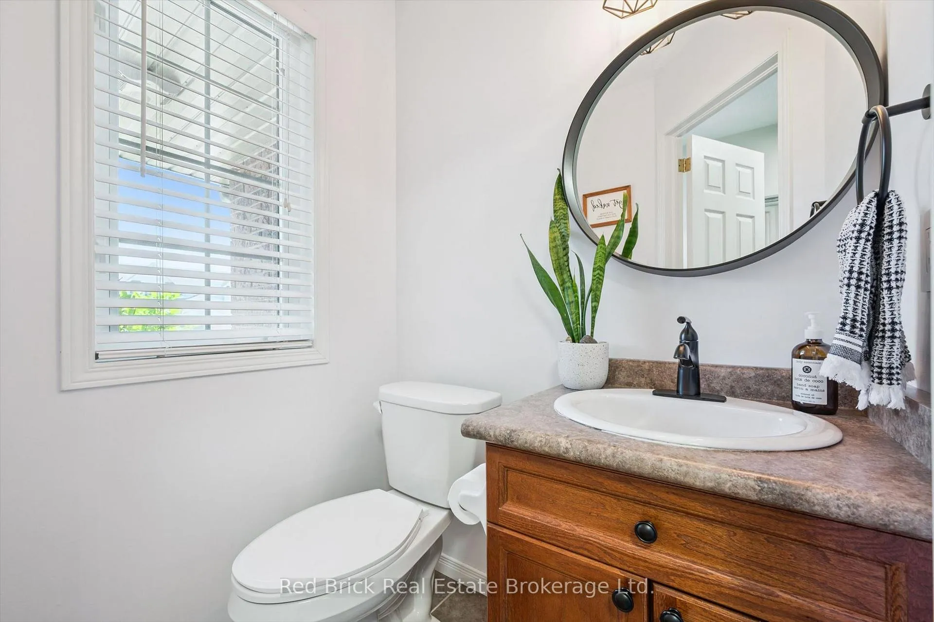 Photo 19 of 28 Davison Drive, Guelph, Grange Road — HOMEH