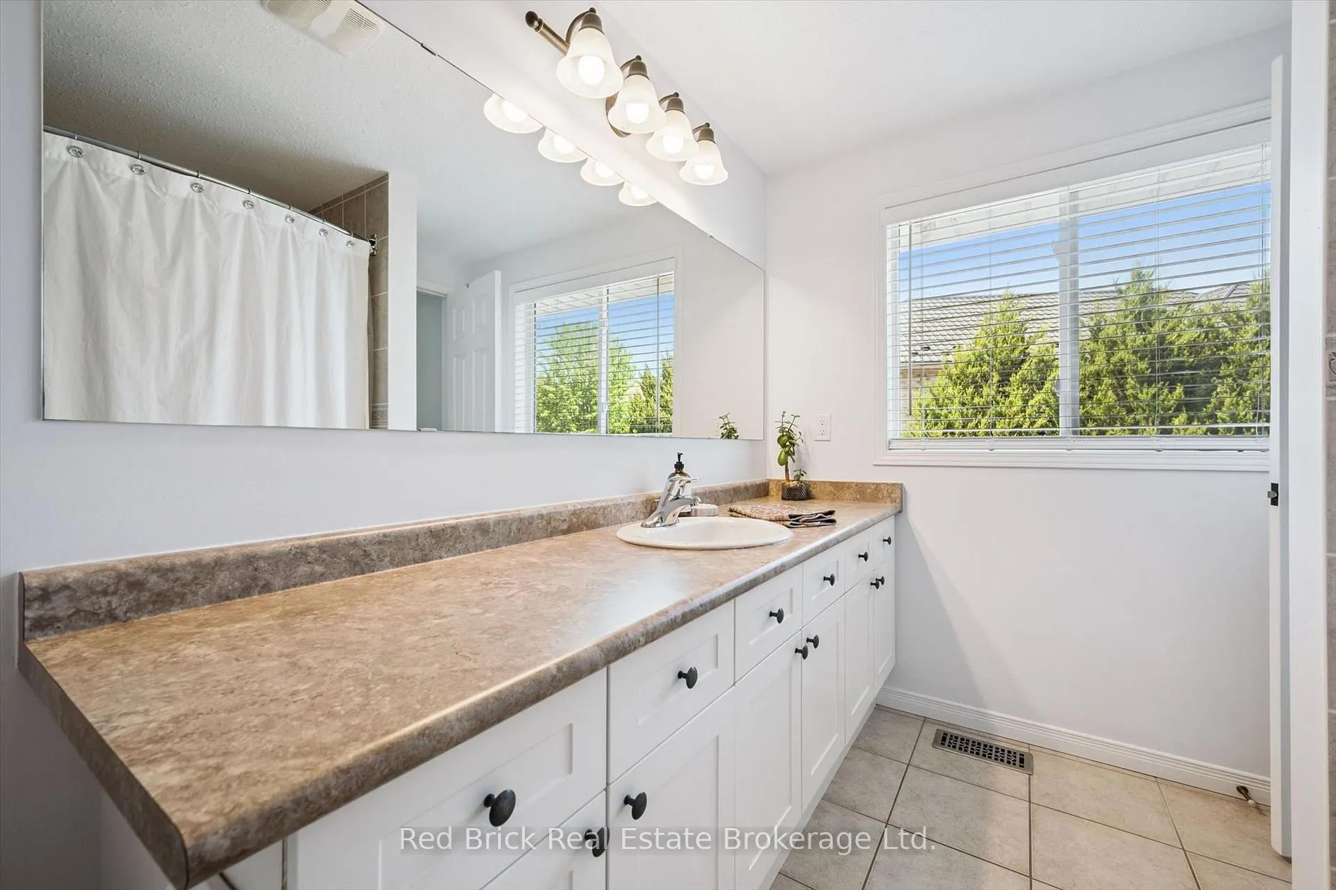 Photo 22 of 28 Davison Drive, Guelph, Grange Road — HOMEH