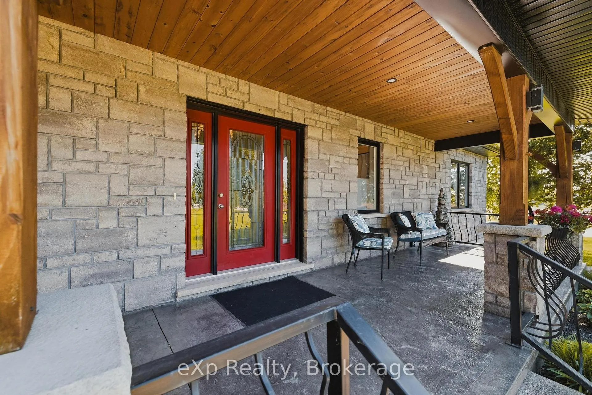 Photo 5 of 100 Harris Crescent, Southgate — HOMEH