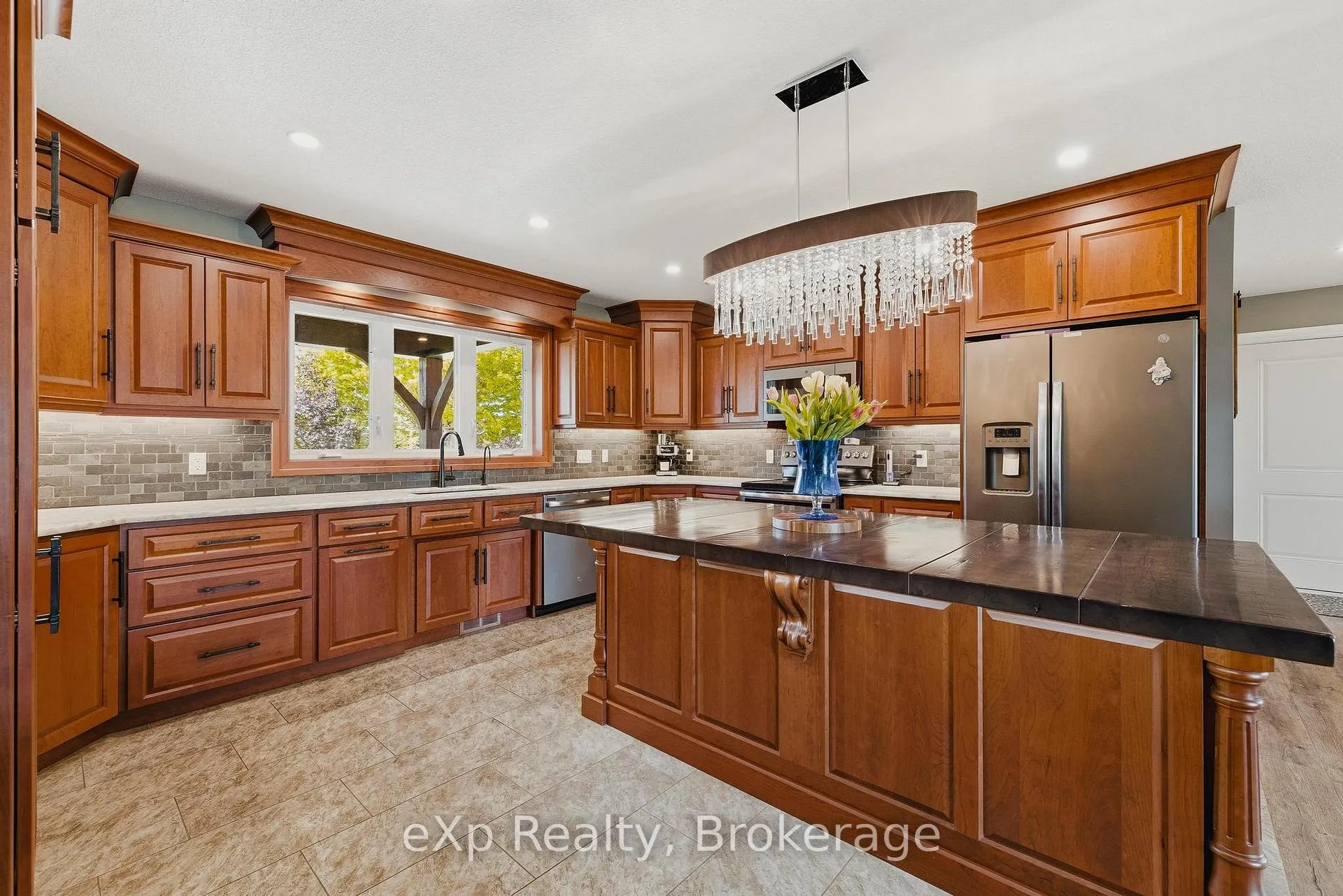 Photo 7 of 100 Harris Crescent, Southgate — HOMEH