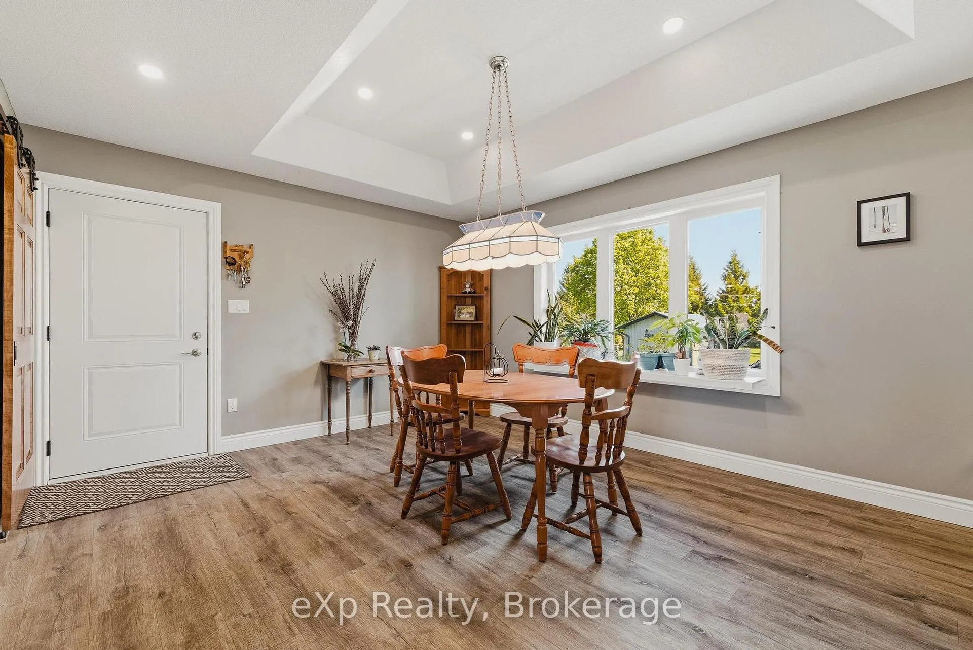 Photo 13 of 100 Harris Crescent, Southgate — HOMEH