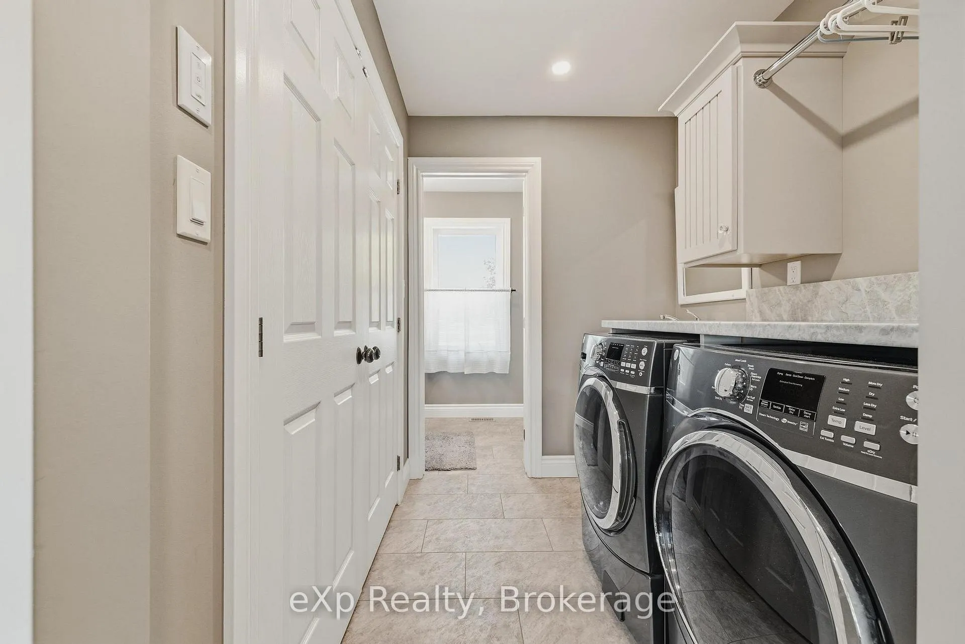 Photo 16 of 100 Harris Crescent, Southgate — HOMEH