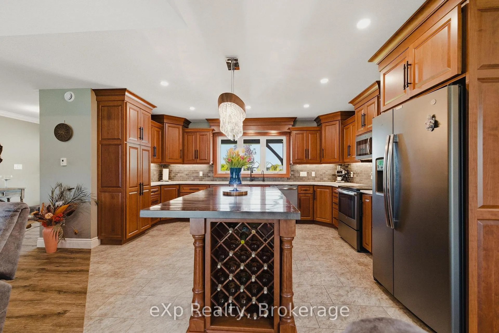 Photo 18 of 100 Harris Crescent, Southgate — HOMEH