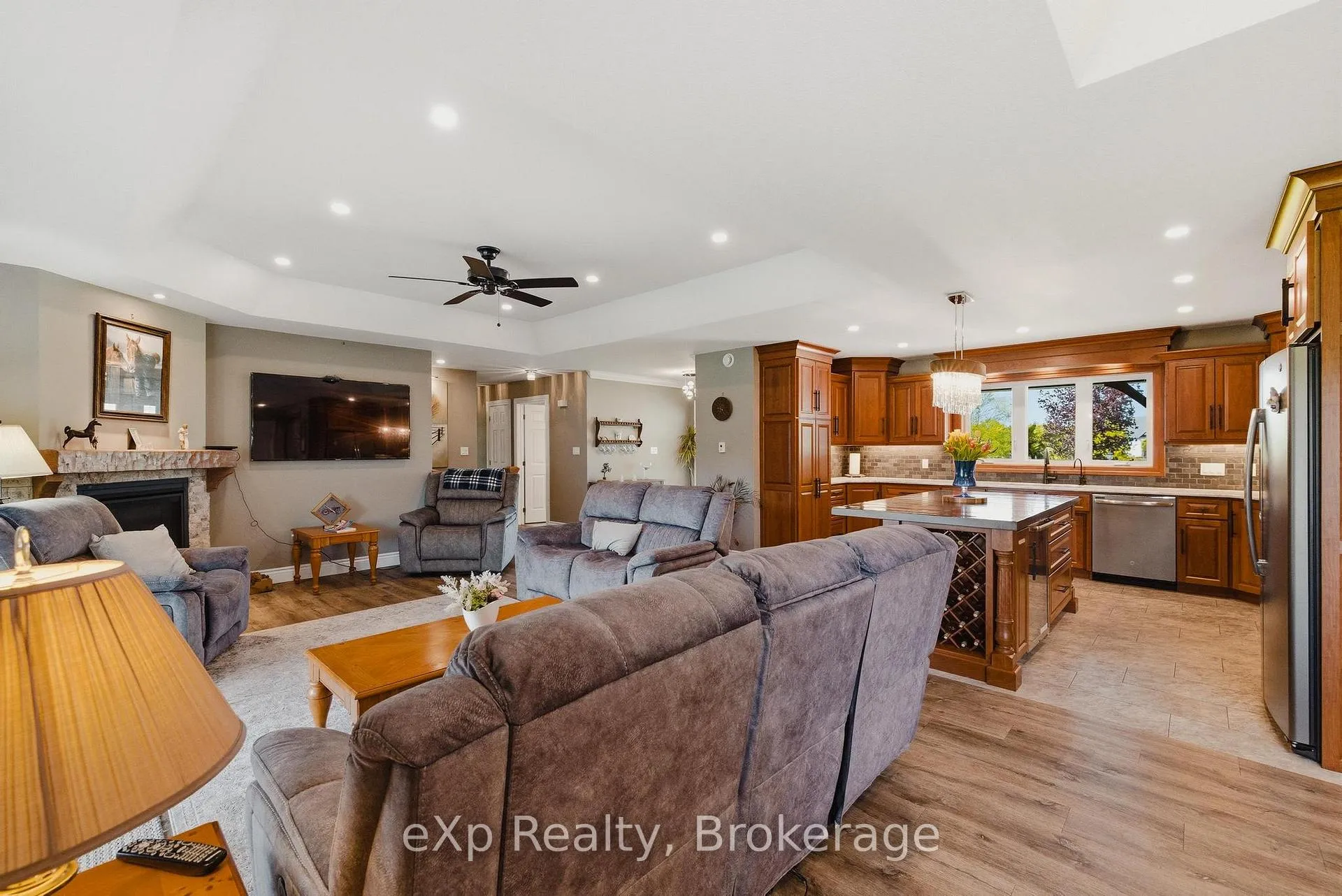 Photo 20 of 100 Harris Crescent, Southgate — HOMEH