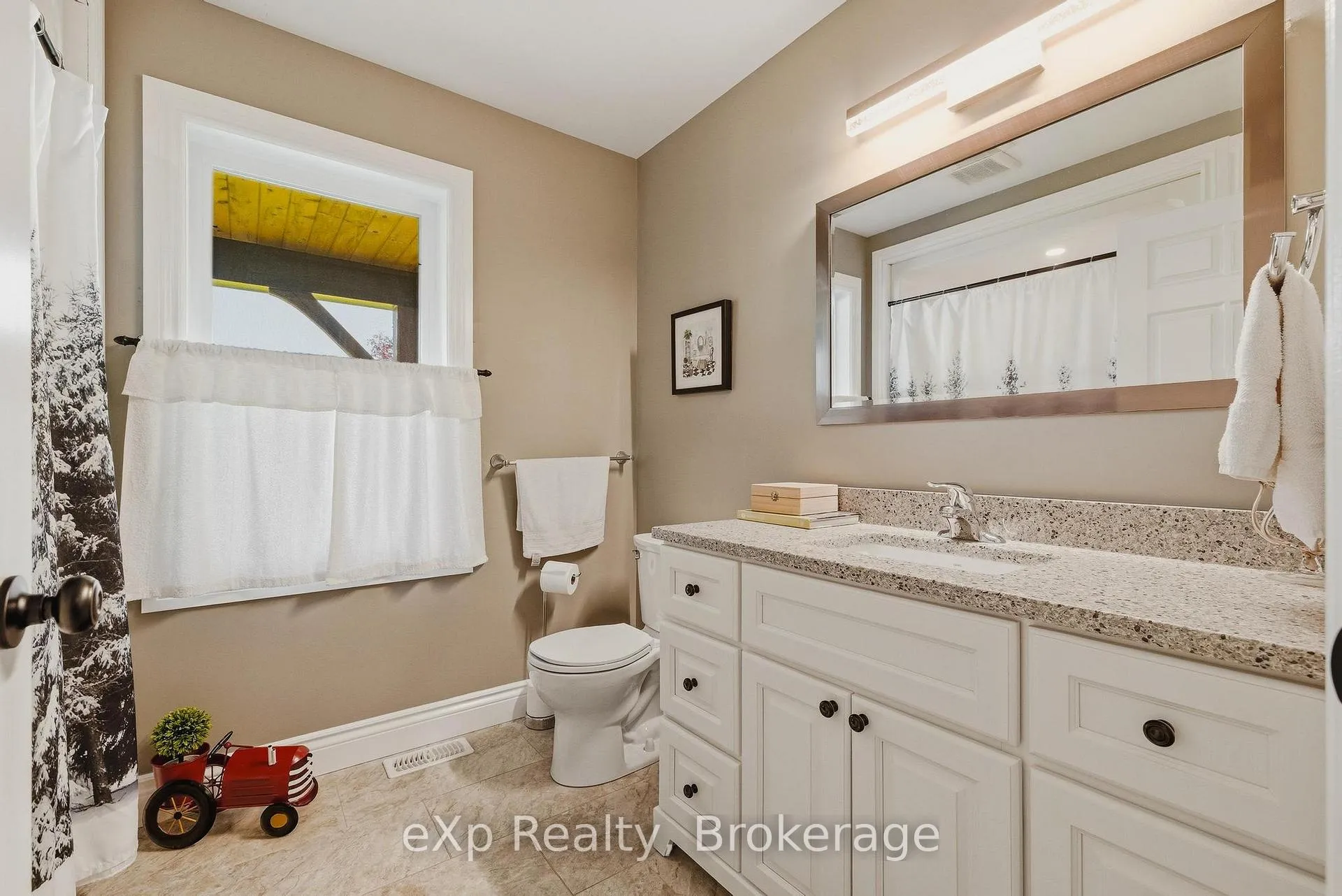 Photo 22 of 100 Harris Crescent, Southgate — HOMEH