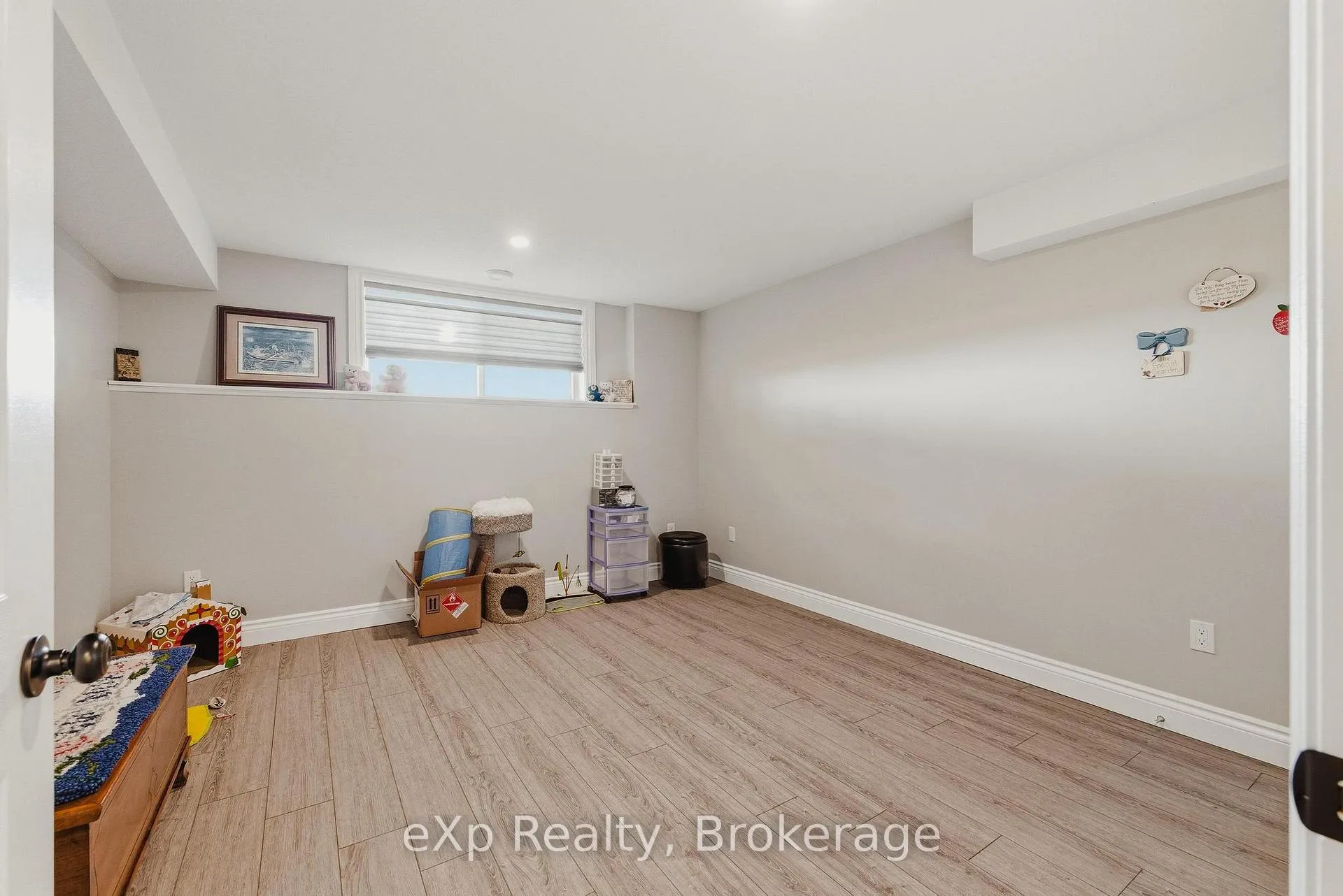 Photo 35 of 100 Harris Crescent, Southgate — HOMEH