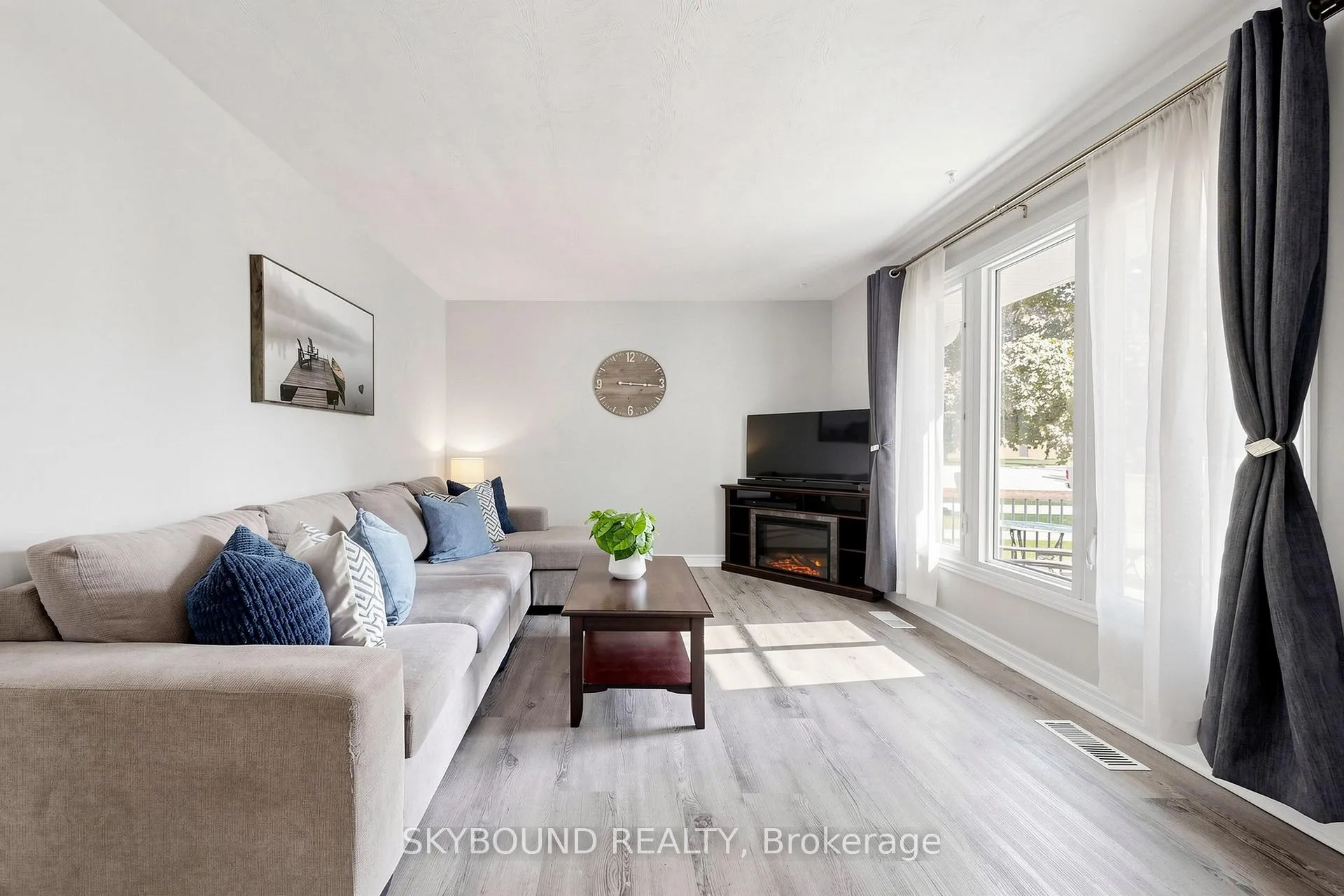 Photo 4 of 46 Melbourne Street E, Kawartha Lakes, Lindsay — HOMEH