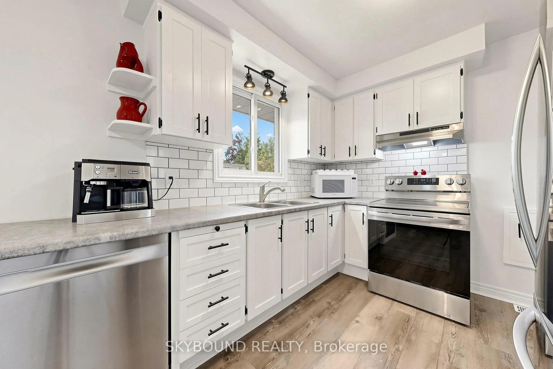 Photo 6 of 46 Melbourne Street E, Kawartha Lakes, Lindsay — HOMEH