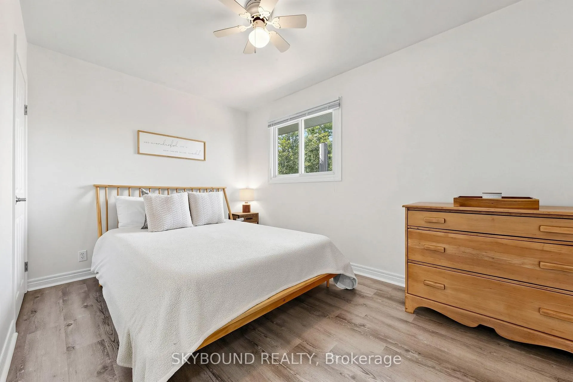 Photo 9 of 46 Melbourne Street E, Kawartha Lakes, Lindsay — HOMEH