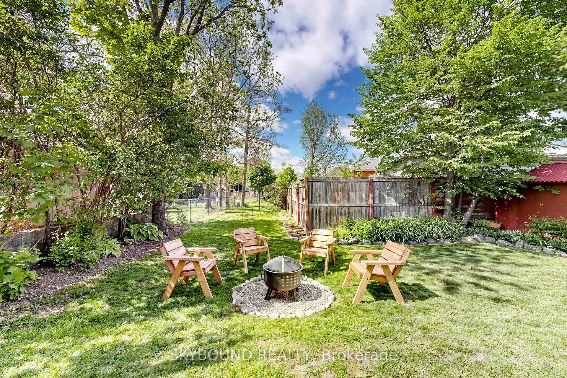 Photo 20 of 46 Melbourne Street E, Kawartha Lakes, Lindsay — HOMEH