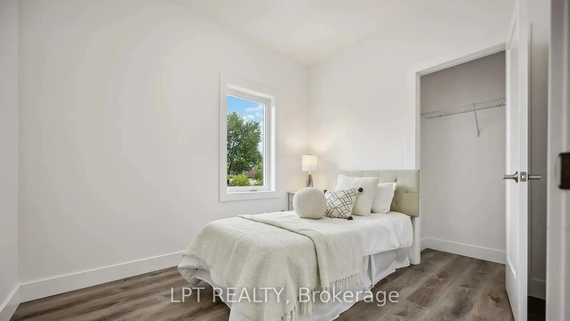 Photo 2 of 19 Hatfield Crescent, Etobicoke, Elms-Old Rexdale — HOMEH