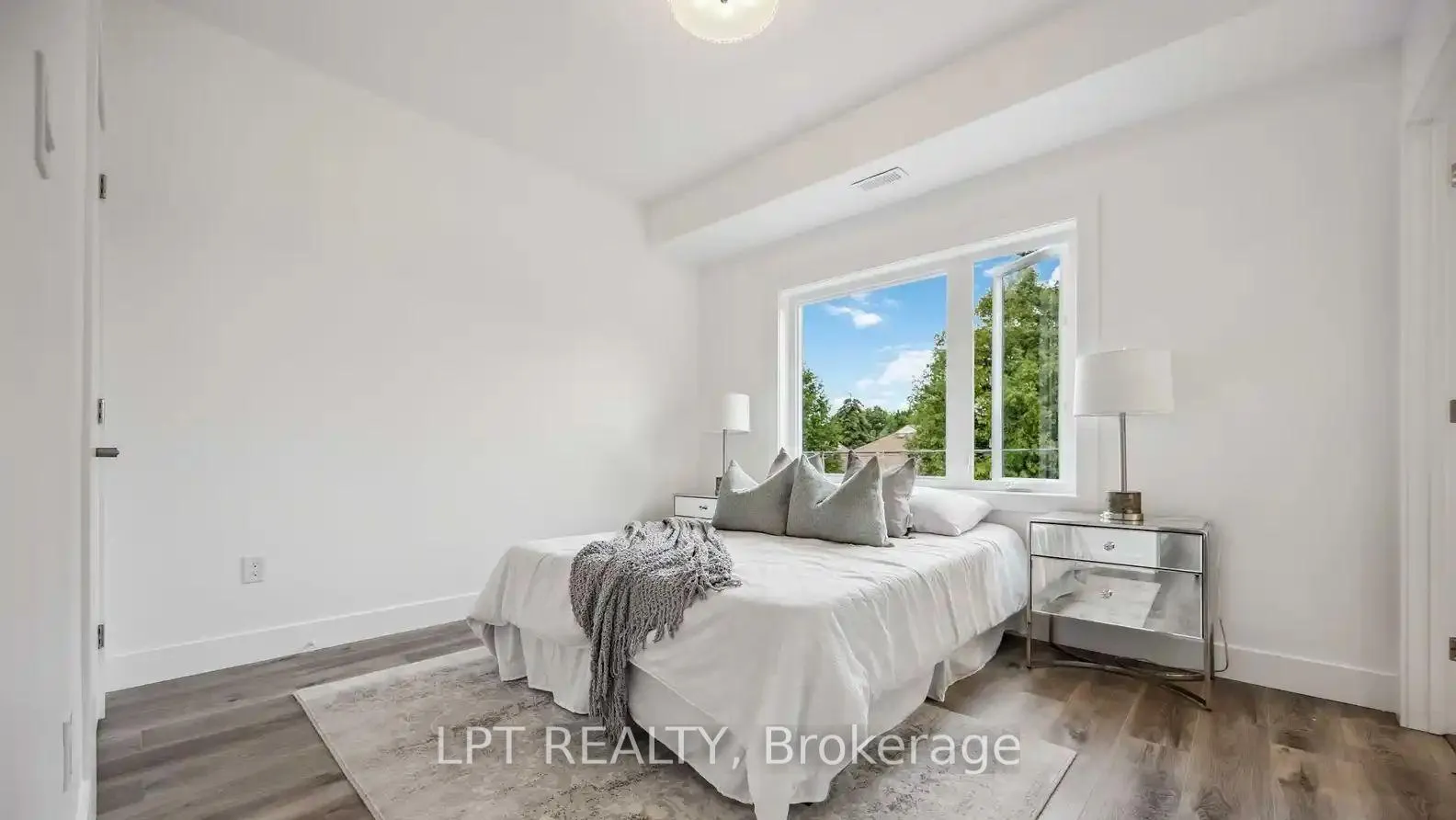 Photo 6 of 19 Hatfield Crescent, Etobicoke, Elms-Old Rexdale — HOMEH