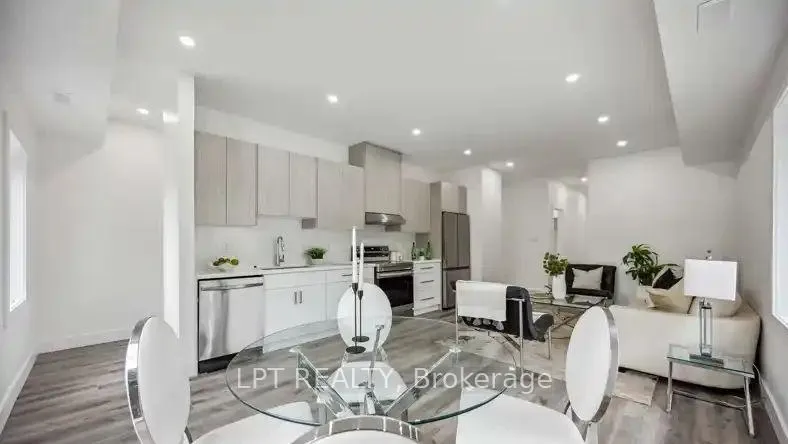 Photo 7 of 19 Hatfield Crescent, Etobicoke, Elms-Old Rexdale — HOMEH