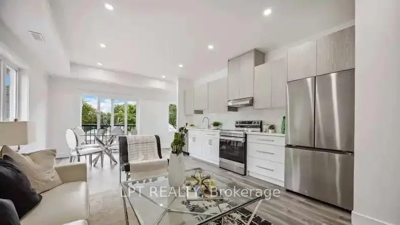 Photo 8 of 19 Hatfield Crescent, Etobicoke, Elms-Old Rexdale — HOMEH