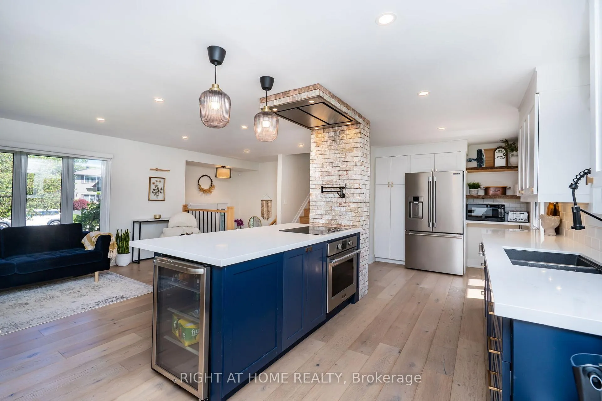 Photo 13 of 45 Irwin Crescent, Halton Hills, Georgetown — HOMEH