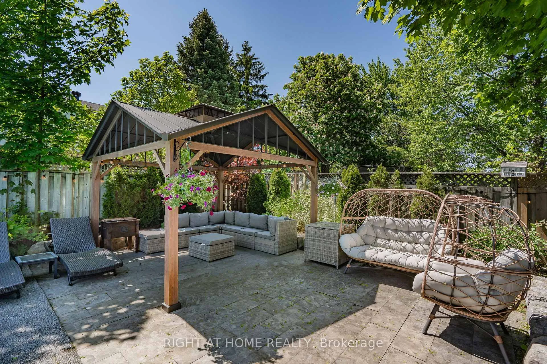Photo 37 of 45 Irwin Crescent, Halton Hills, Georgetown — HOMEH