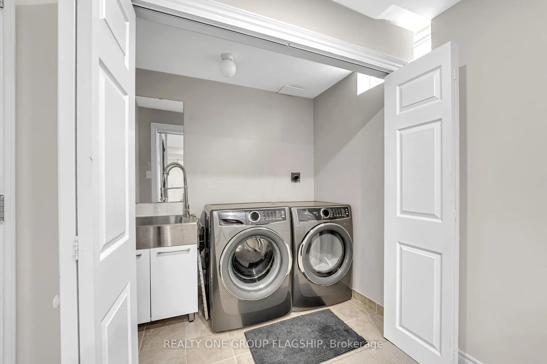 Photo 12 of 3435 Jorie Crescent, Mississauga, Churchill Meadows — HOMEH