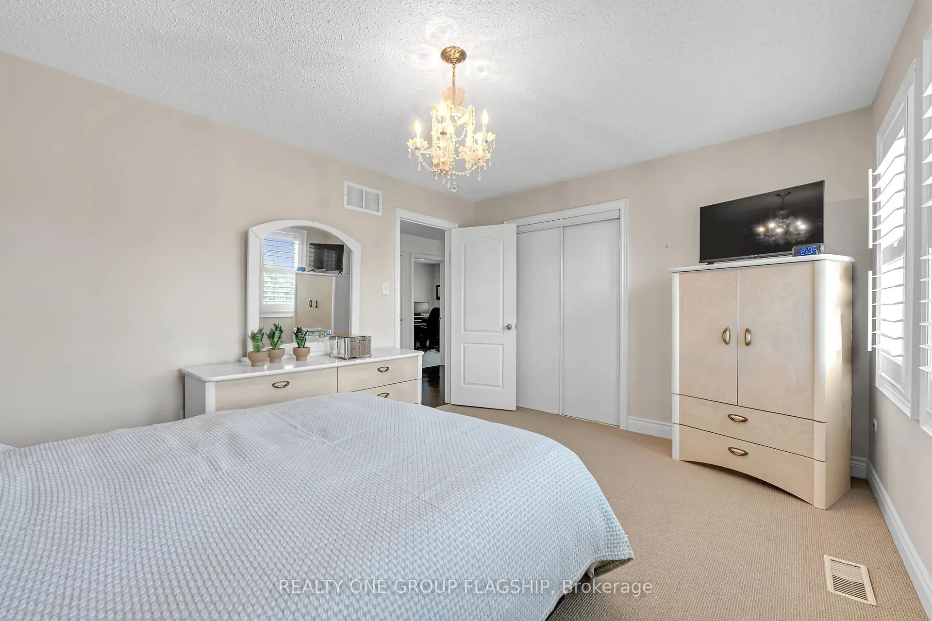 Photo 16 of 3435 Jorie Crescent, Mississauga, Churchill Meadows — HOMEH