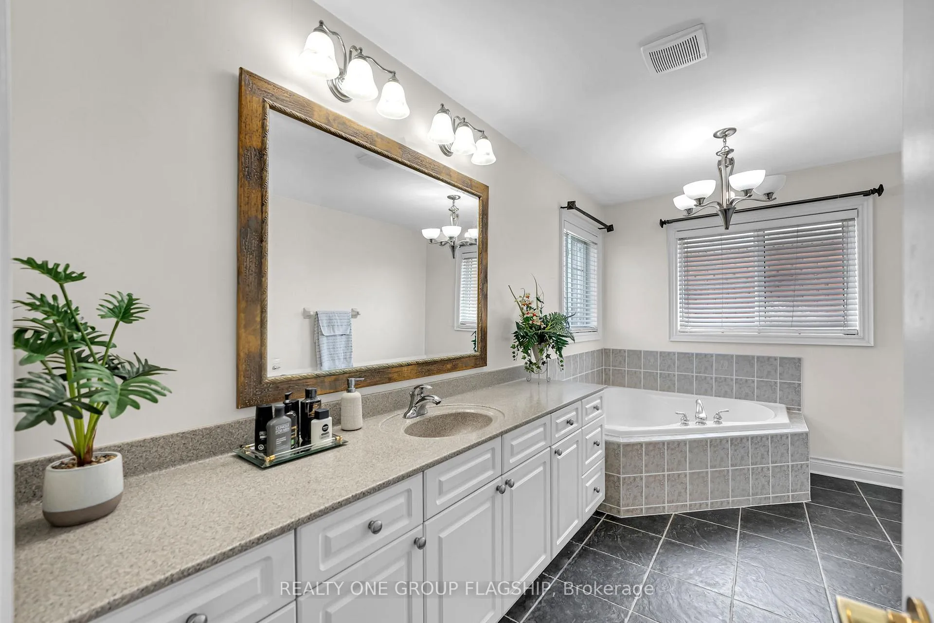 Photo 25 of 3435 Jorie Crescent, Mississauga, Churchill Meadows — HOMEH
