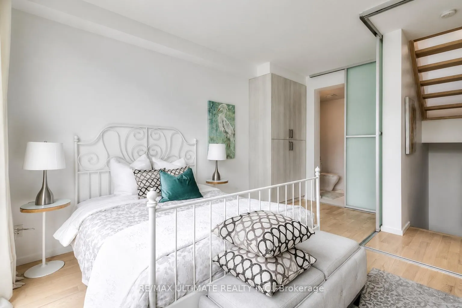Photo 9 of Unit 5, 126 Spadina Road, Toronto, The Annex — HOMEH