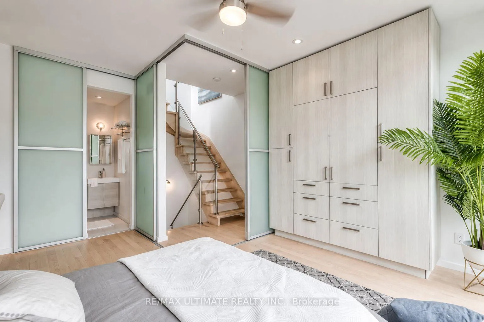 Photo 13 of Unit 5, 126 Spadina Road, Toronto, The Annex — HOMEH