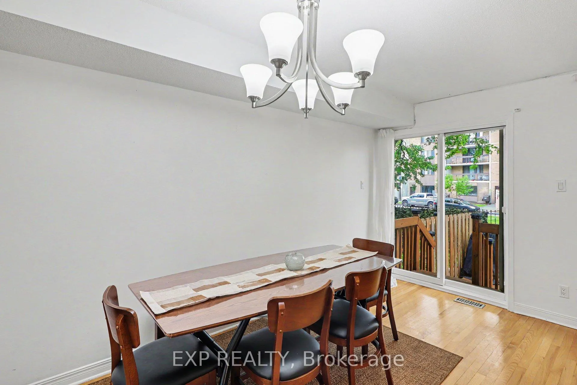 Photo 11 of Unit A, 46 San Remo Private, Ottawa, Riverview Park — HOMEH