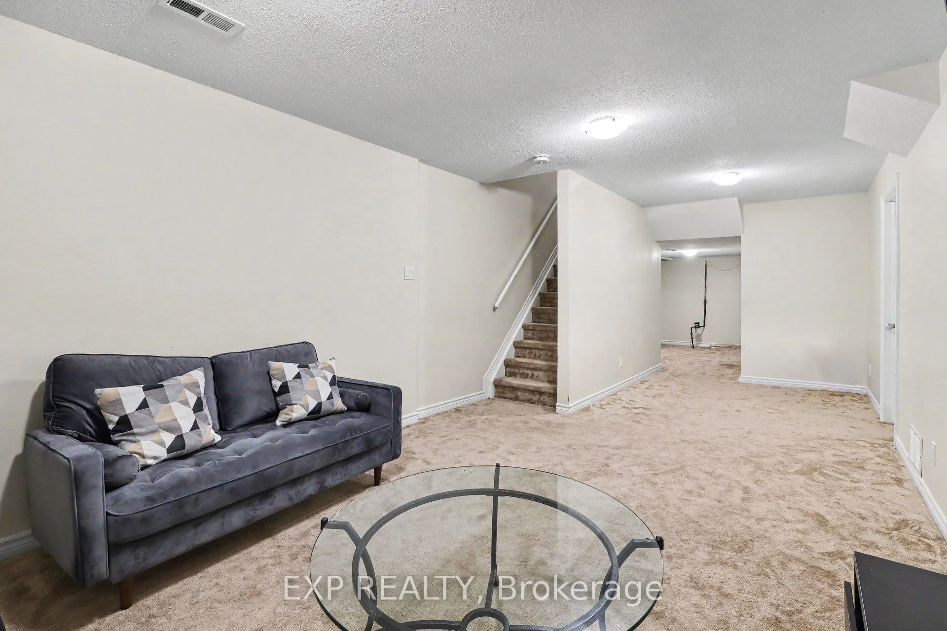 Photo 23 of Unit A, 46 San Remo Private, Ottawa, Riverview Park — HOMEH