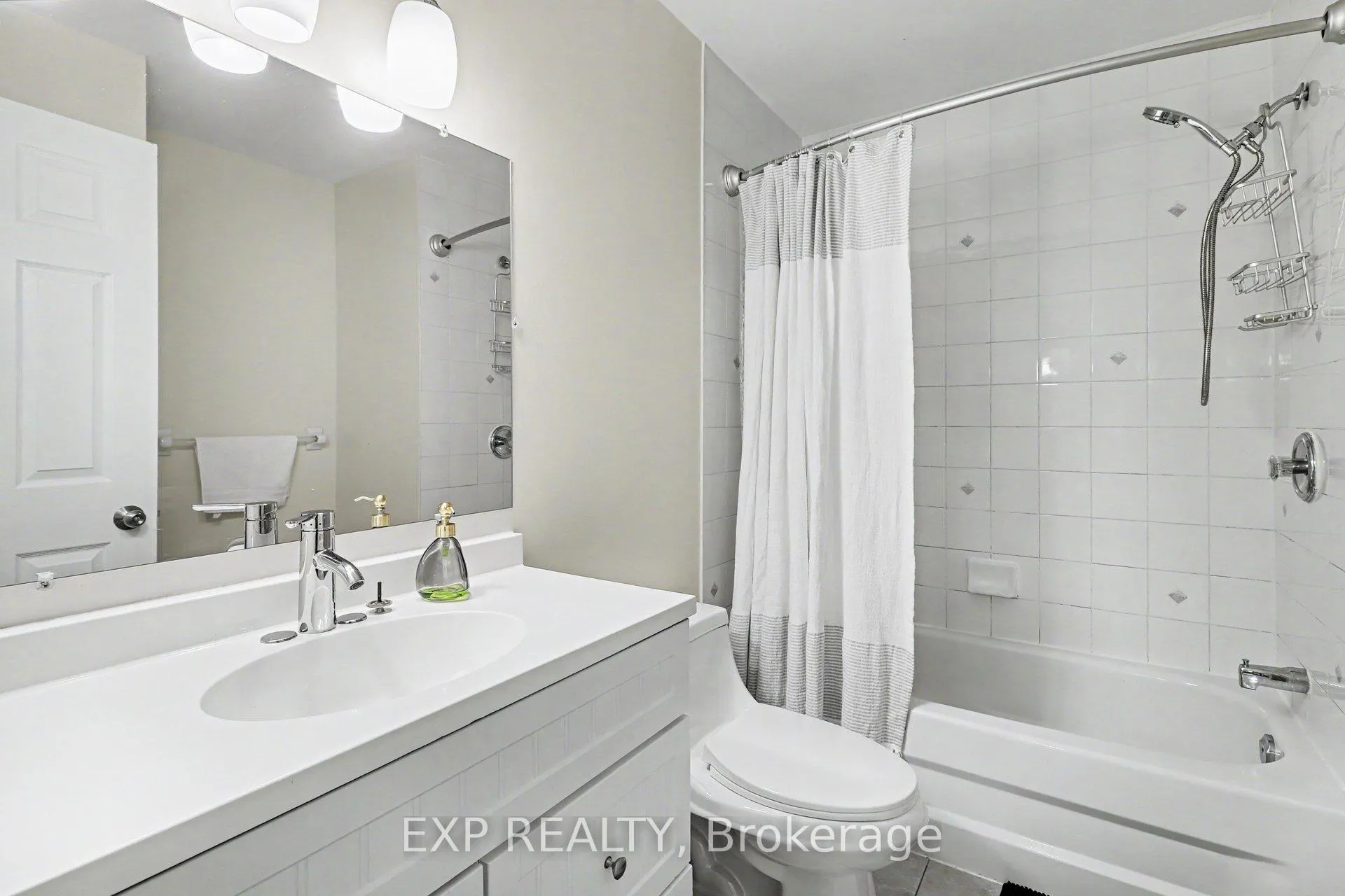 Photo 16 of Unit B, 46 San Remo Private, Ottawa, Riverview Park — HOMEH