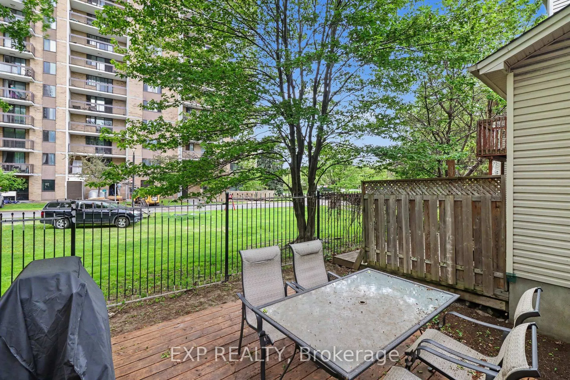 Photo 23 of Unit B, 46 San Remo Private, Ottawa, Riverview Park — HOMEH