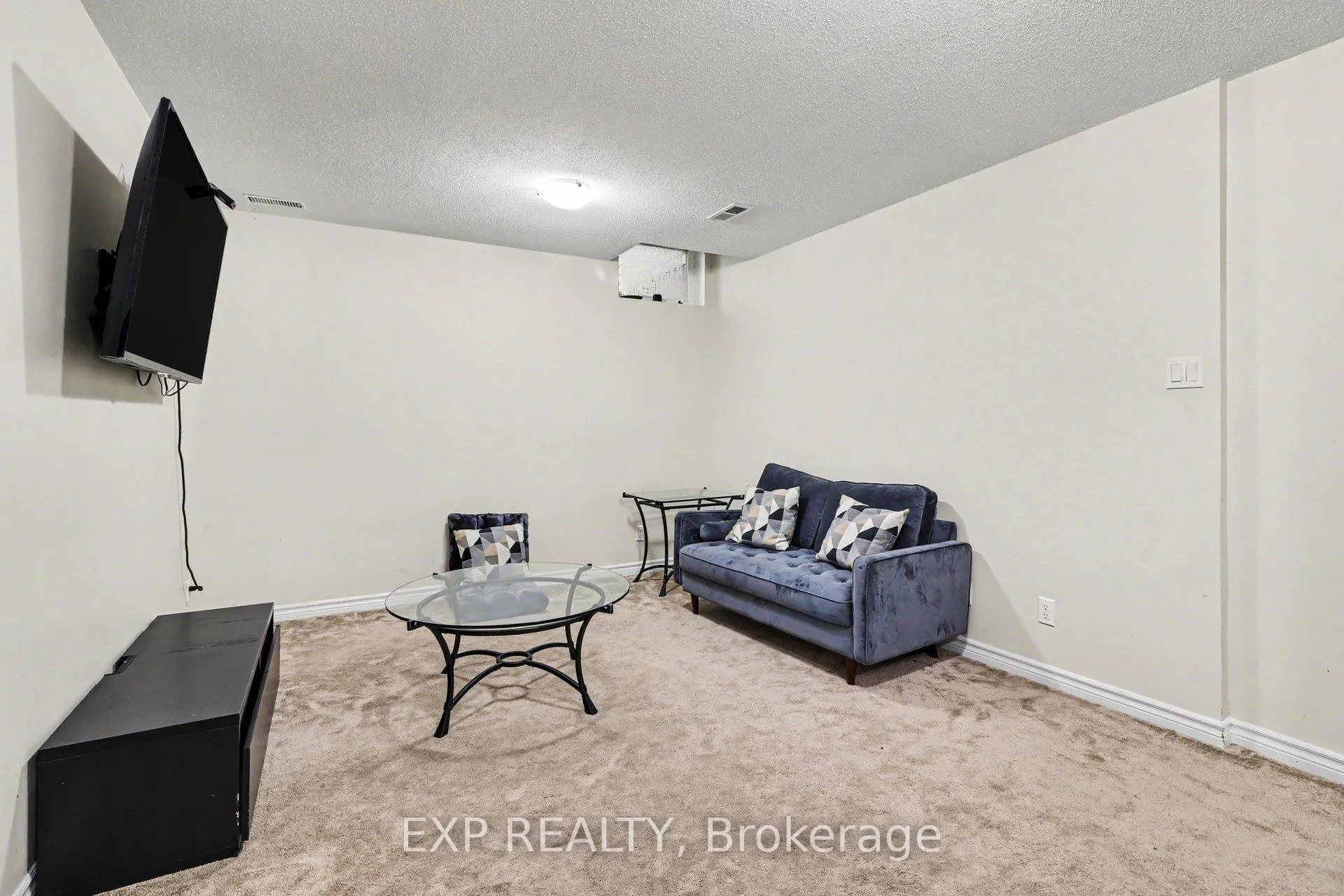 Photo 18 of Unit C, 46 San Remo Private, Ottawa, Riverview Park — HOMEH