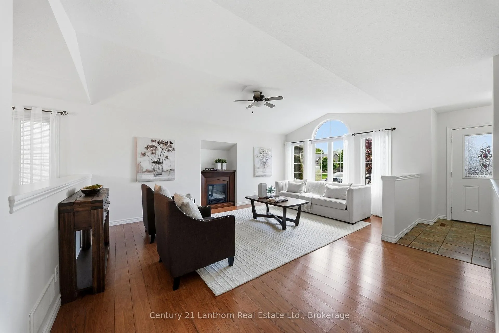 Photo 2 of 109 Parkview Heights, Quinte West, Murray Ward — HOMEH