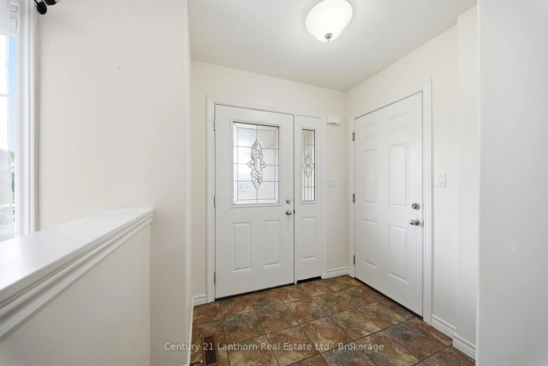 Photo 8 of 109 Parkview Heights, Quinte West, Murray Ward — HOMEH