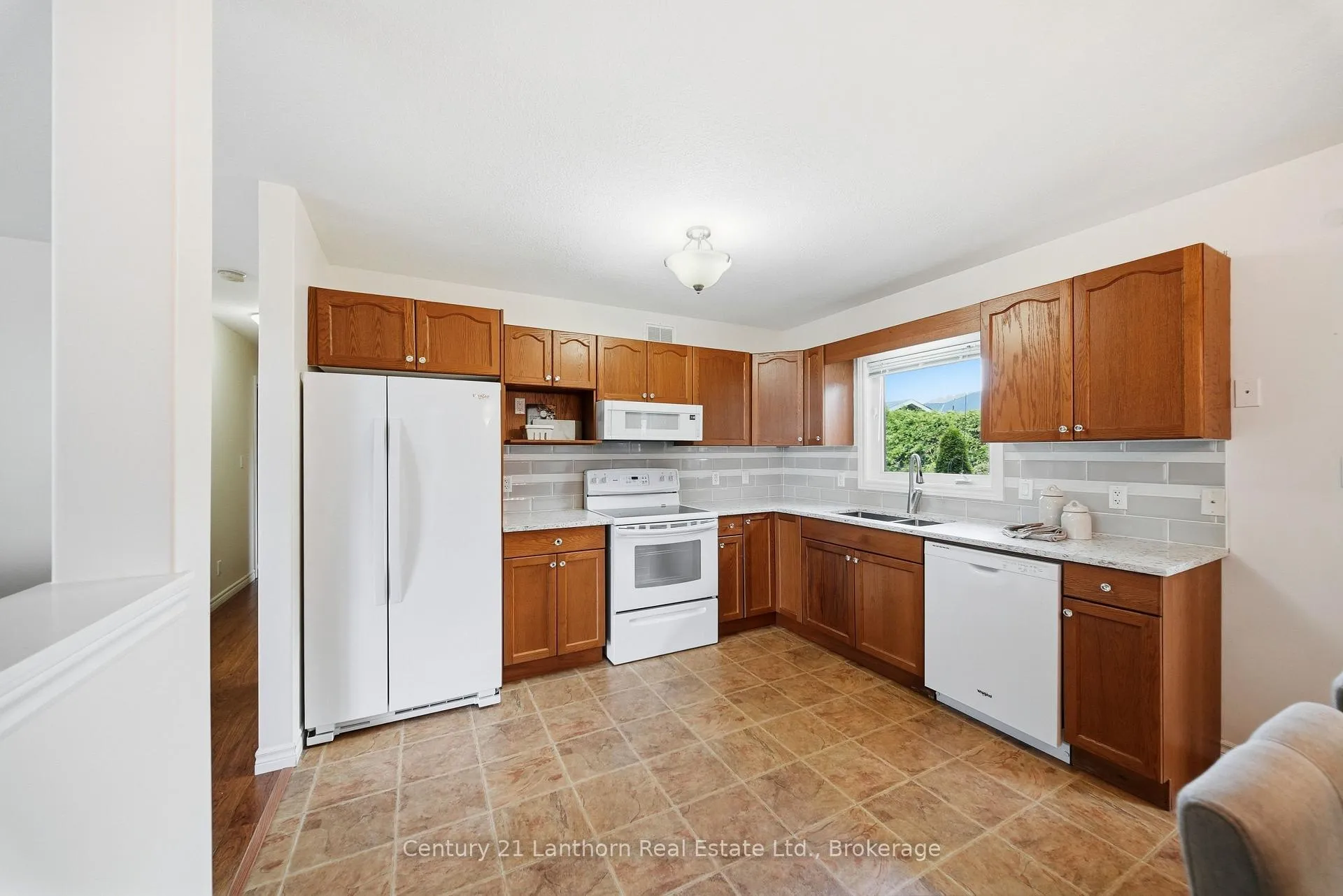 Photo 13 of 109 Parkview Heights, Quinte West, Murray Ward — HOMEH