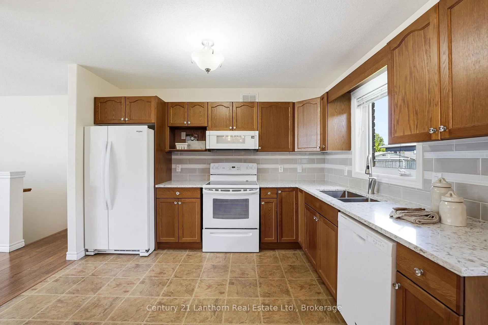 Photo 14 of 109 Parkview Heights, Quinte West, Murray Ward — HOMEH
