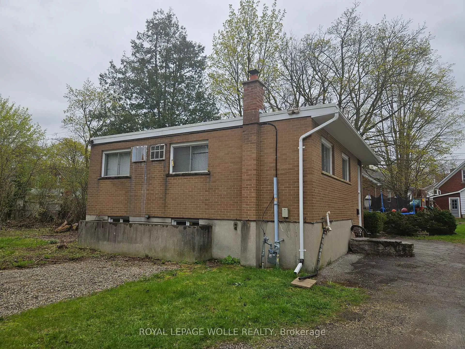 Photo 11 of 152 Homewood Avenue, Kitchener — HOMEH
