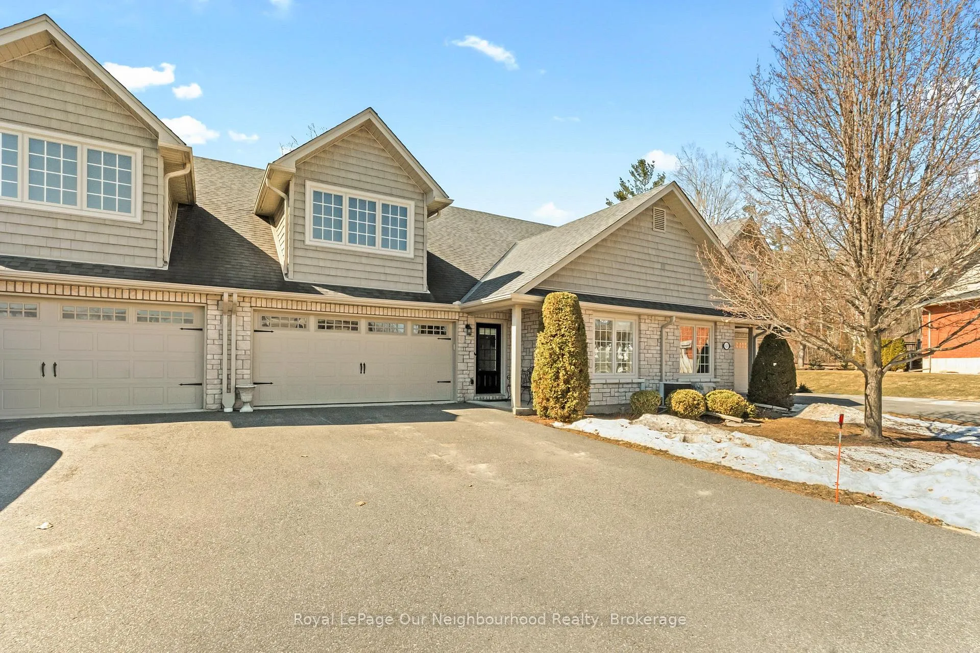 Photo 3 of 61 Orchard Way, Markham, Berczy — HOMEH