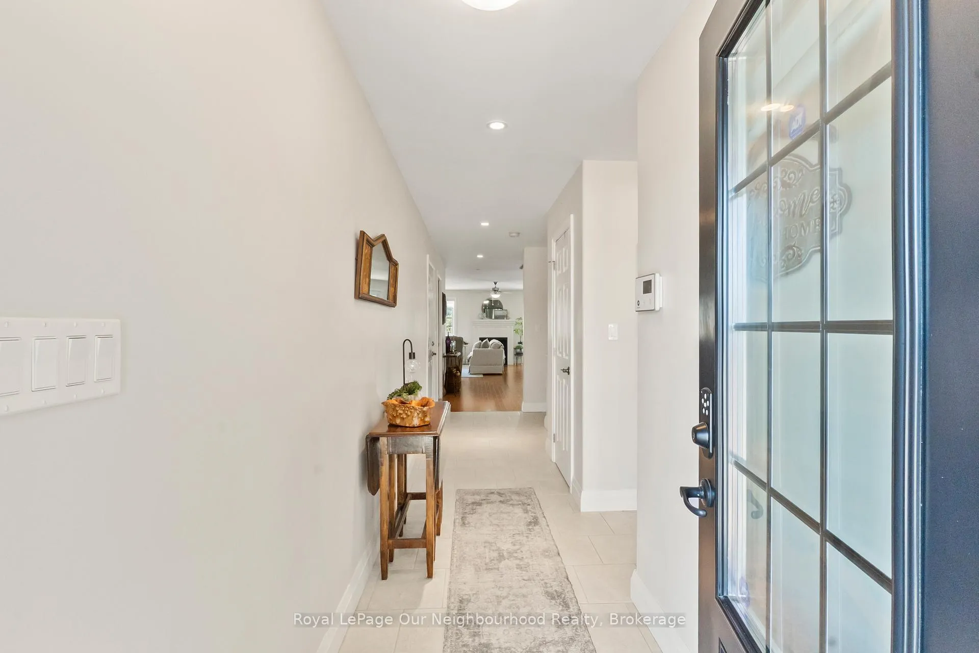 Photo 4 of 61 Orchard Way, Markham, Berczy — HOMEH