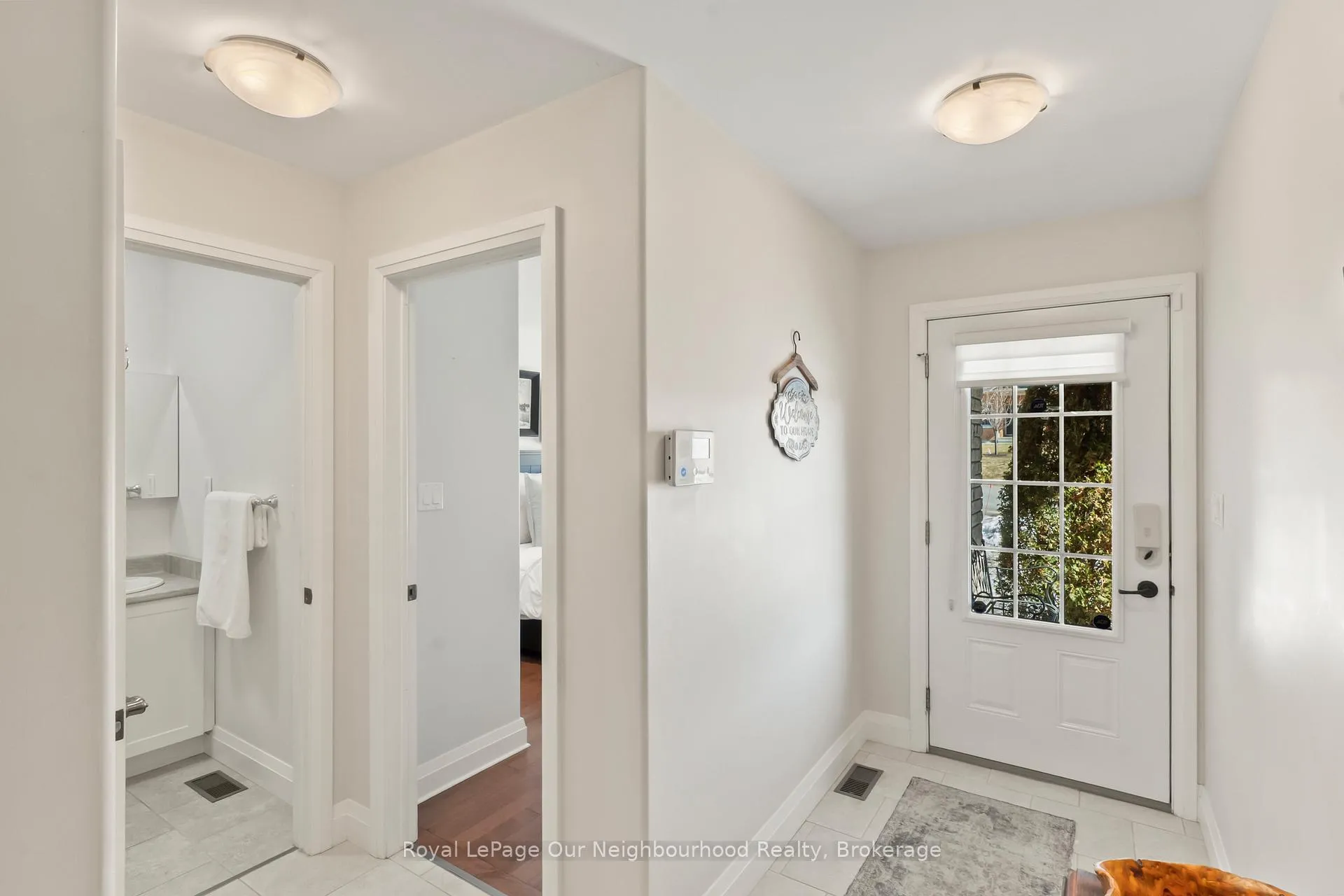 Photo 5 of 61 Orchard Way, Markham, Berczy — HOMEH