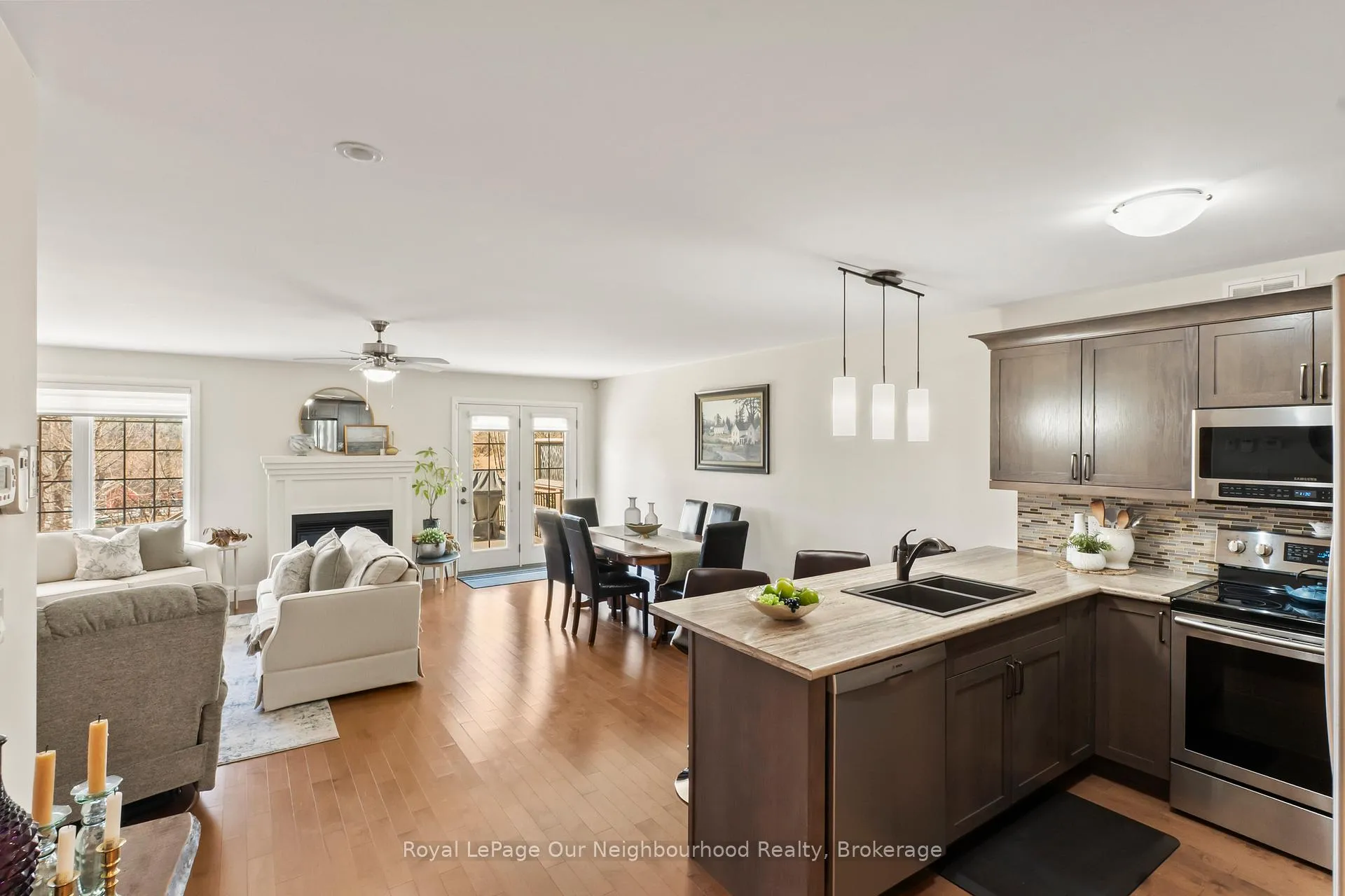 Photo 6 of 61 Orchard Way, Markham, Berczy — HOMEH