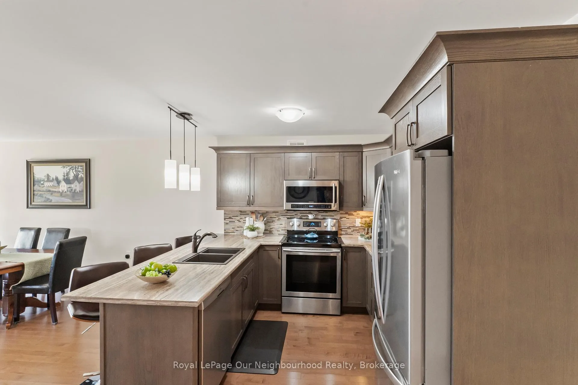 Photo 7 of 61 Orchard Way, Markham, Berczy — HOMEH