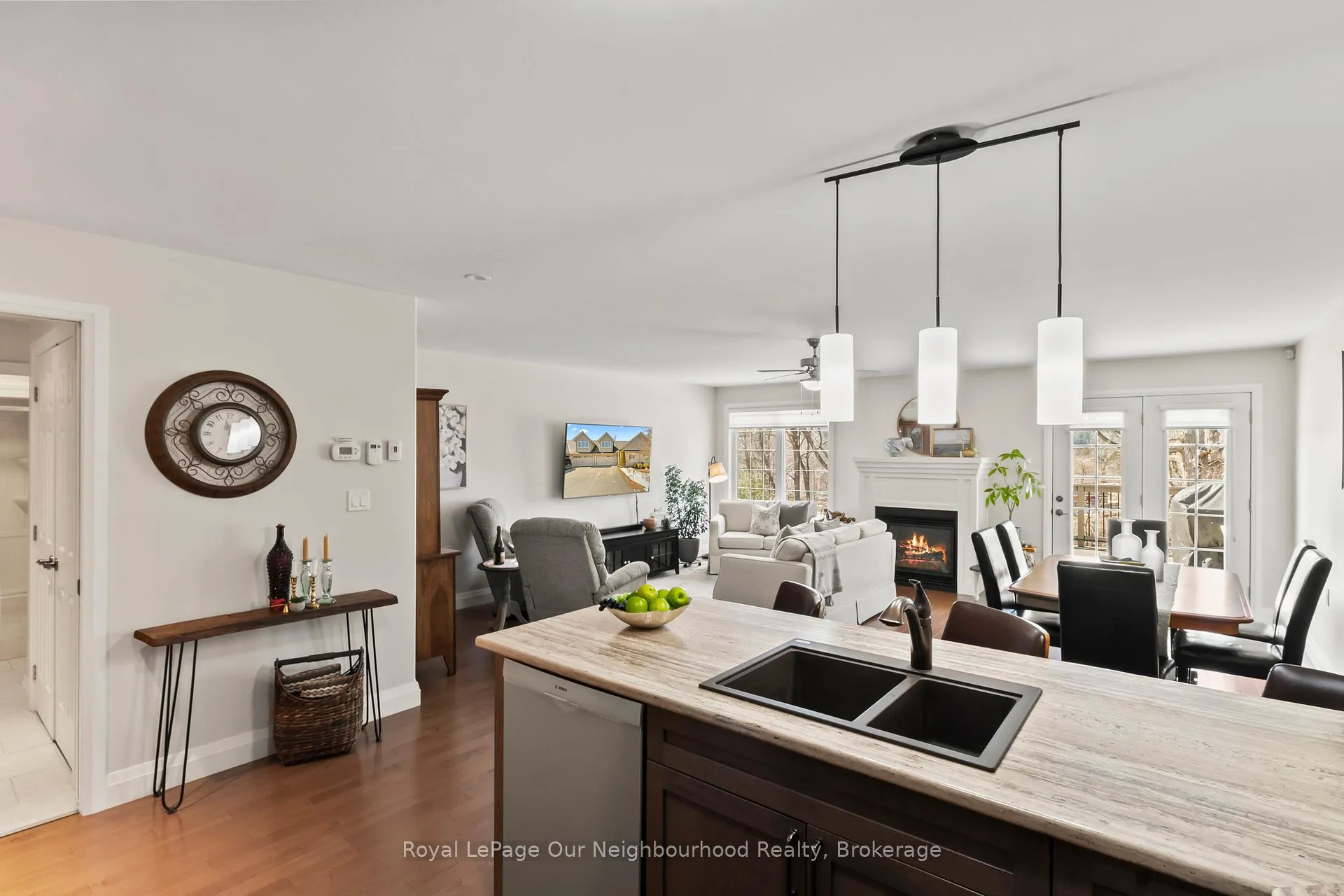 Photo 8 of 61 Orchard Way, Markham, Berczy — HOMEH