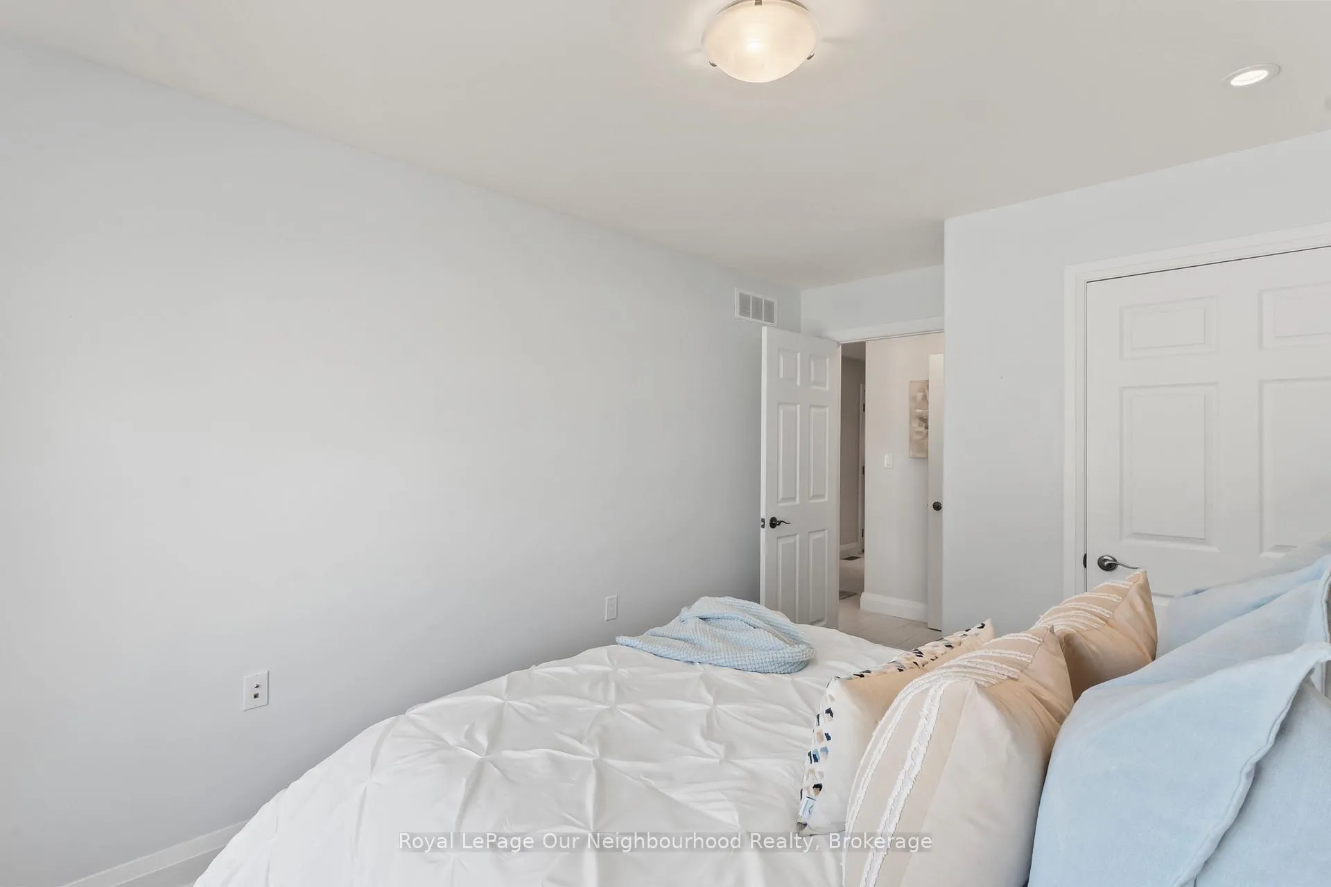Photo 22 of 61 Orchard Way, Markham, Berczy — HOMEH